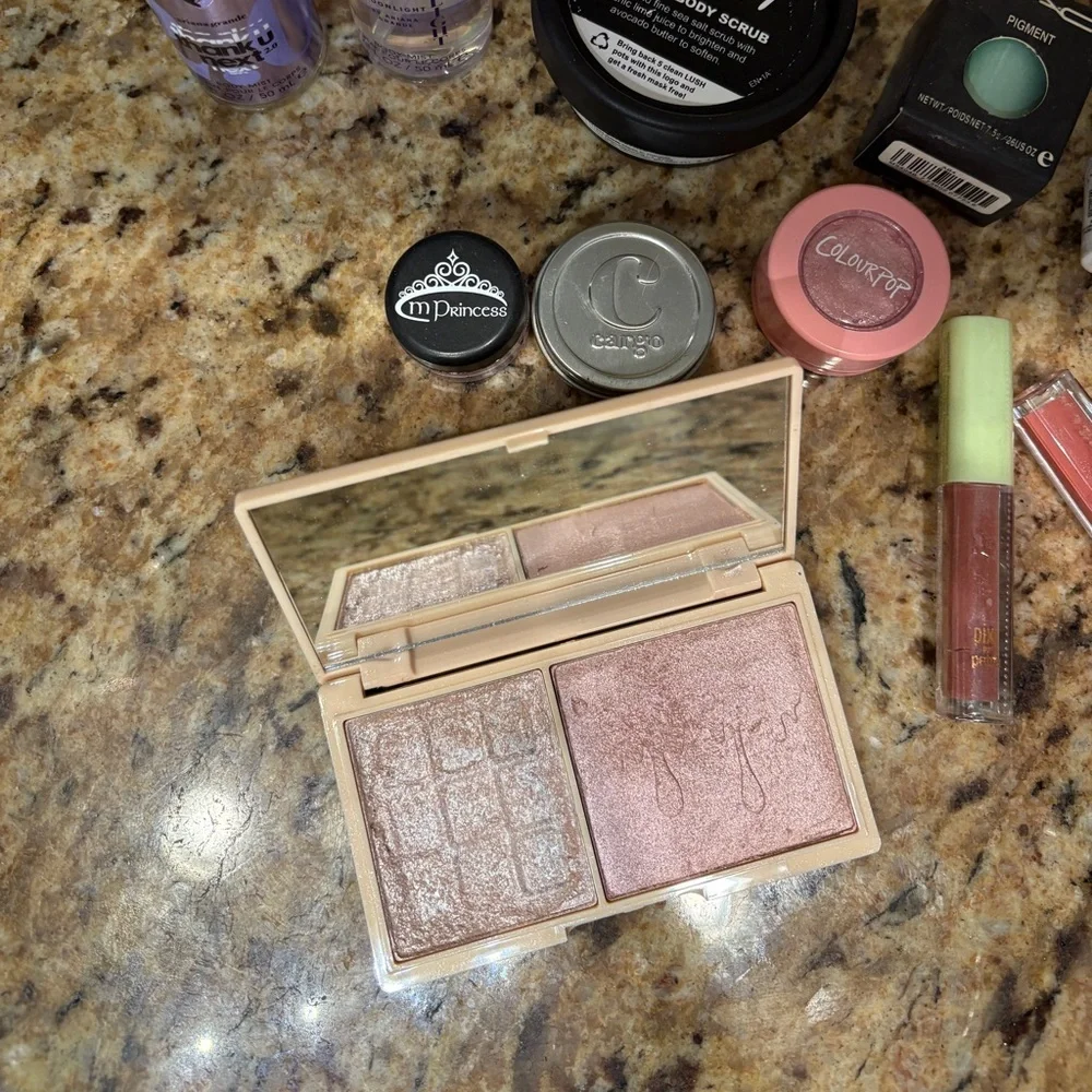Lot of 14‎ new make up SMASH BOX, MAC AND MORE LOOK